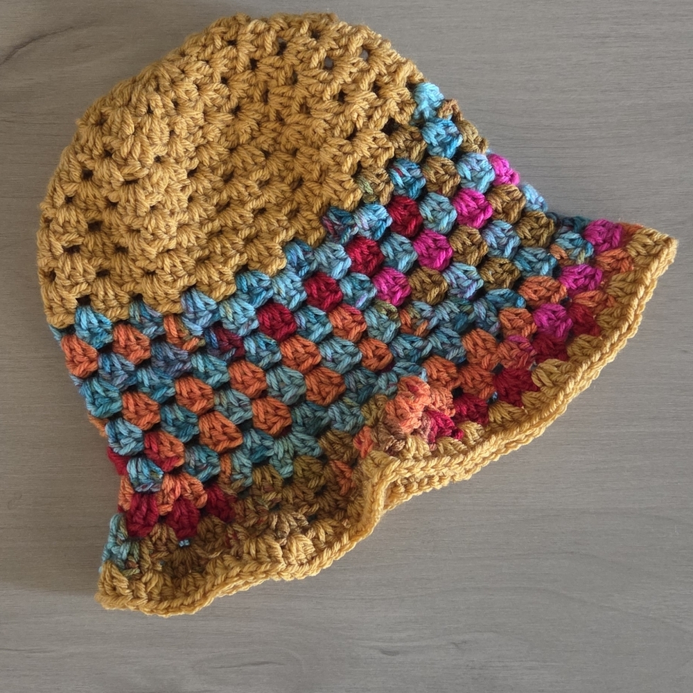 Colorful Crochet Womens Bucket Hat OSFM NWOT